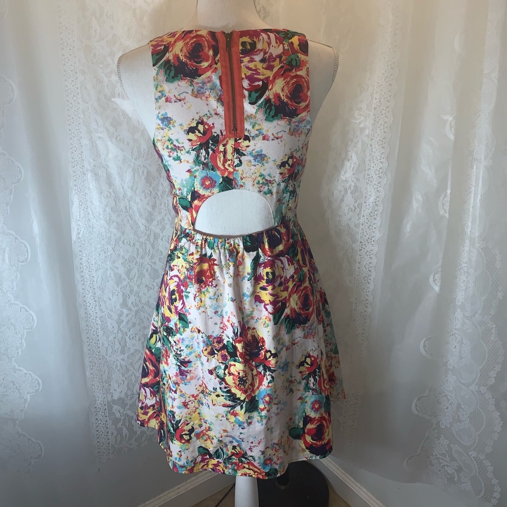 Material Girl floral print medium A line dress - Picture 7 of 8